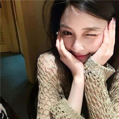 窃窃私语
